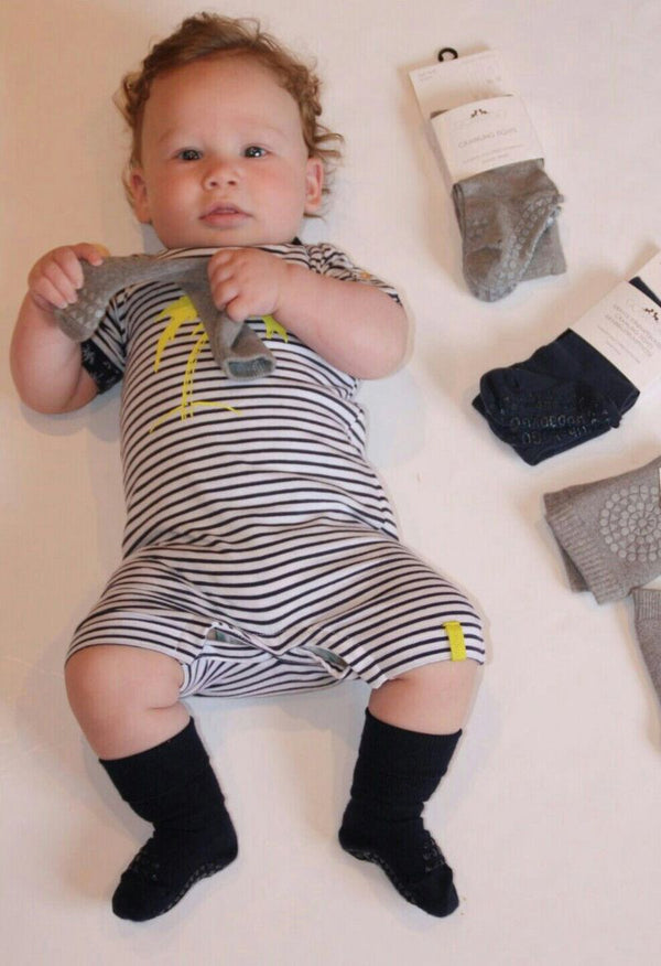 Amandachic - BABY HACKS GOBABYGO, FIRST BABY STEPS (SE)